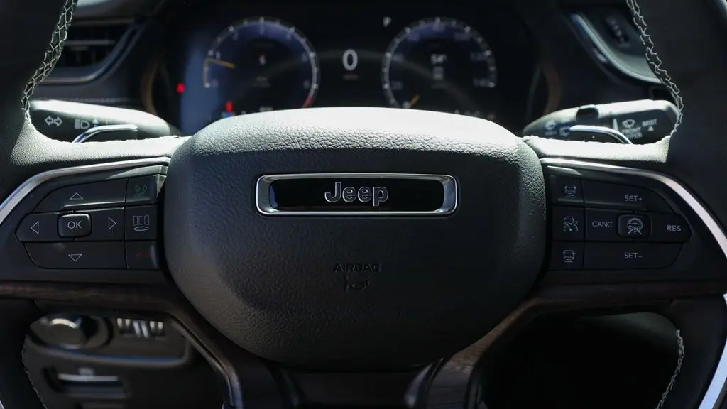 2026 Jeep Grand Cherokee Altitude