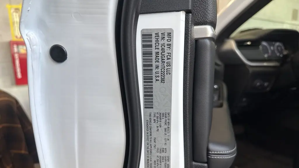 2026 Jeep Grand Cherokee Altitude