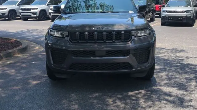 2026 Jeep Grand Cherokee Altitude