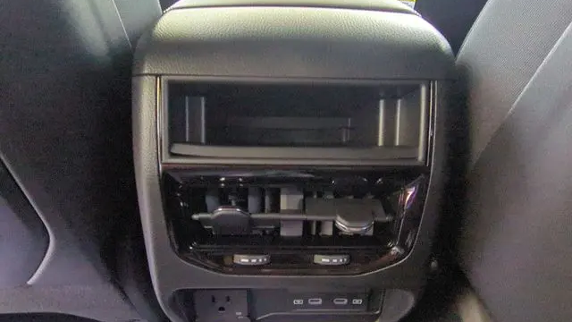 2026 Jeep Grand Cherokee Altitude