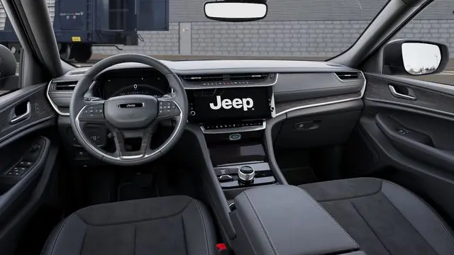 2026 Jeep Grand Cherokee Altitude