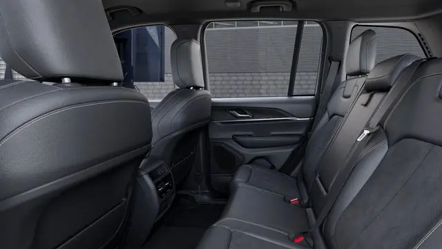 2026 Jeep Grand Cherokee Altitude