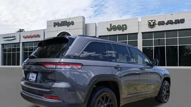 2026 Jeep Grand Cherokee Altitude