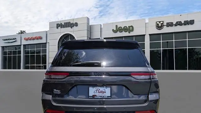 2026 Jeep Grand Cherokee Altitude