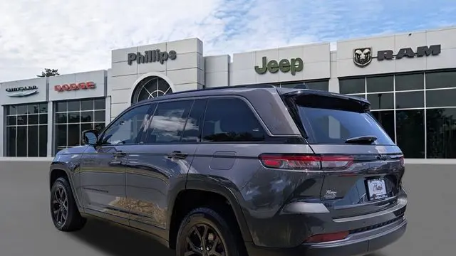 2026 Jeep Grand Cherokee Altitude