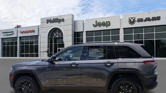 2026 Jeep Grand Cherokee Altitude