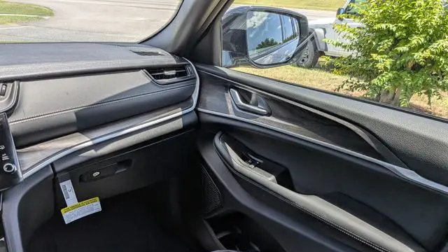 2026 Jeep Grand Cherokee Altitude