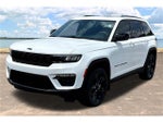 2025 Grand Cherokee Thumbnail 4