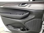2025 Grand Cherokee Thumbnail 12