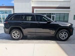 2023 Grand Cherokee Thumbnail 3