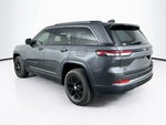 2022 Grand Cherokee Thumbnail 4