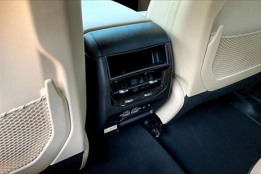 2023 Jeep Cherokee - $26,500