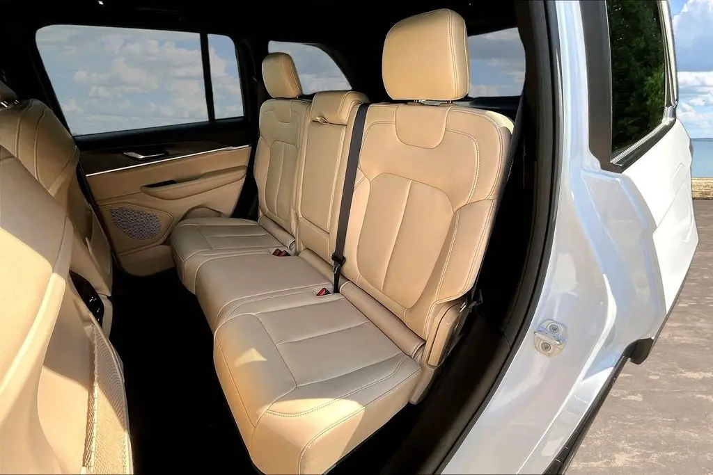 2023 Jeep Cherokee - $26,500