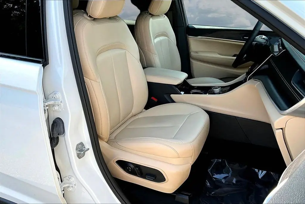 2023 Jeep Cherokee - $26,500