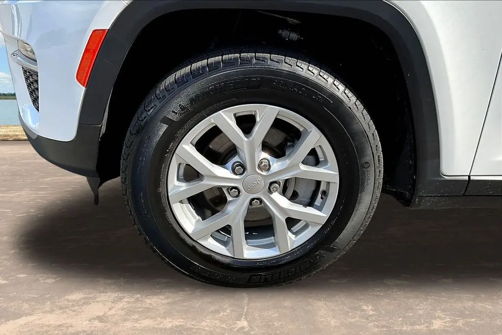 2023 Jeep Cherokee - $26,500