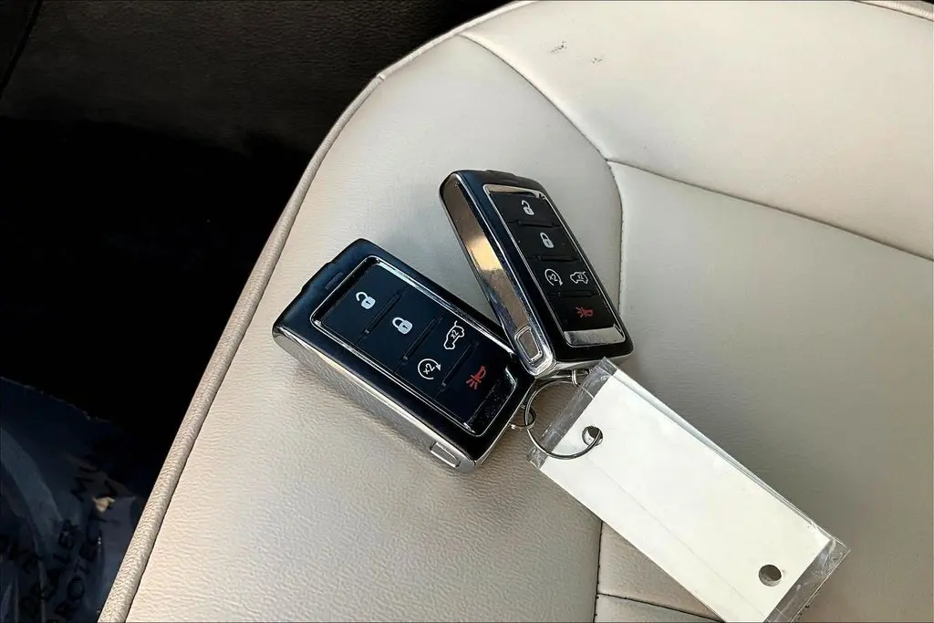 2023 Jeep Cherokee - $26,500