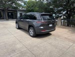 2022 Grand Cherokee Thumbnail 3