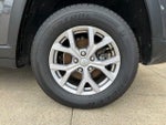 2022 Grand Cherokee Thumbnail 9