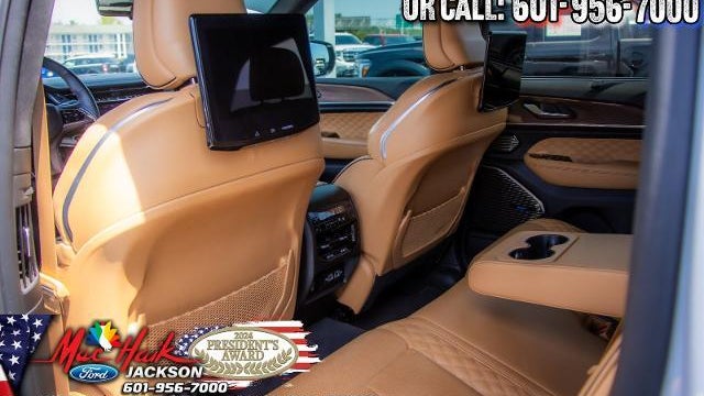 2023 Jeep Grand Cherokee Summit