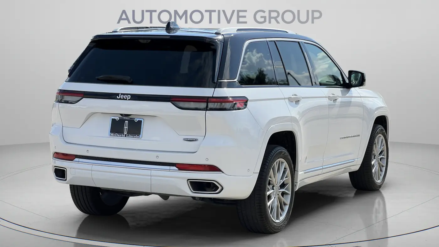 2023 Jeep Grand Cherokee Summit