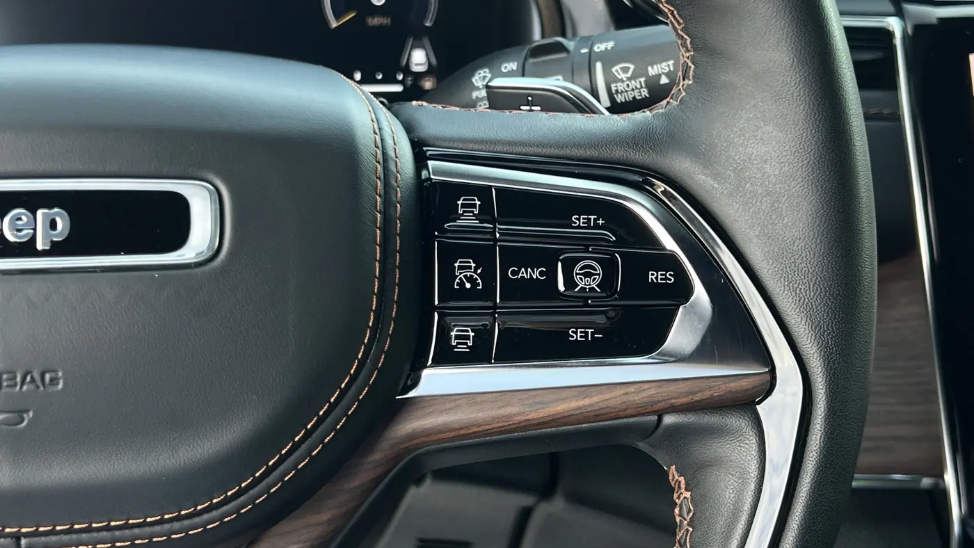 2023 Jeep Grand Cherokee Summit