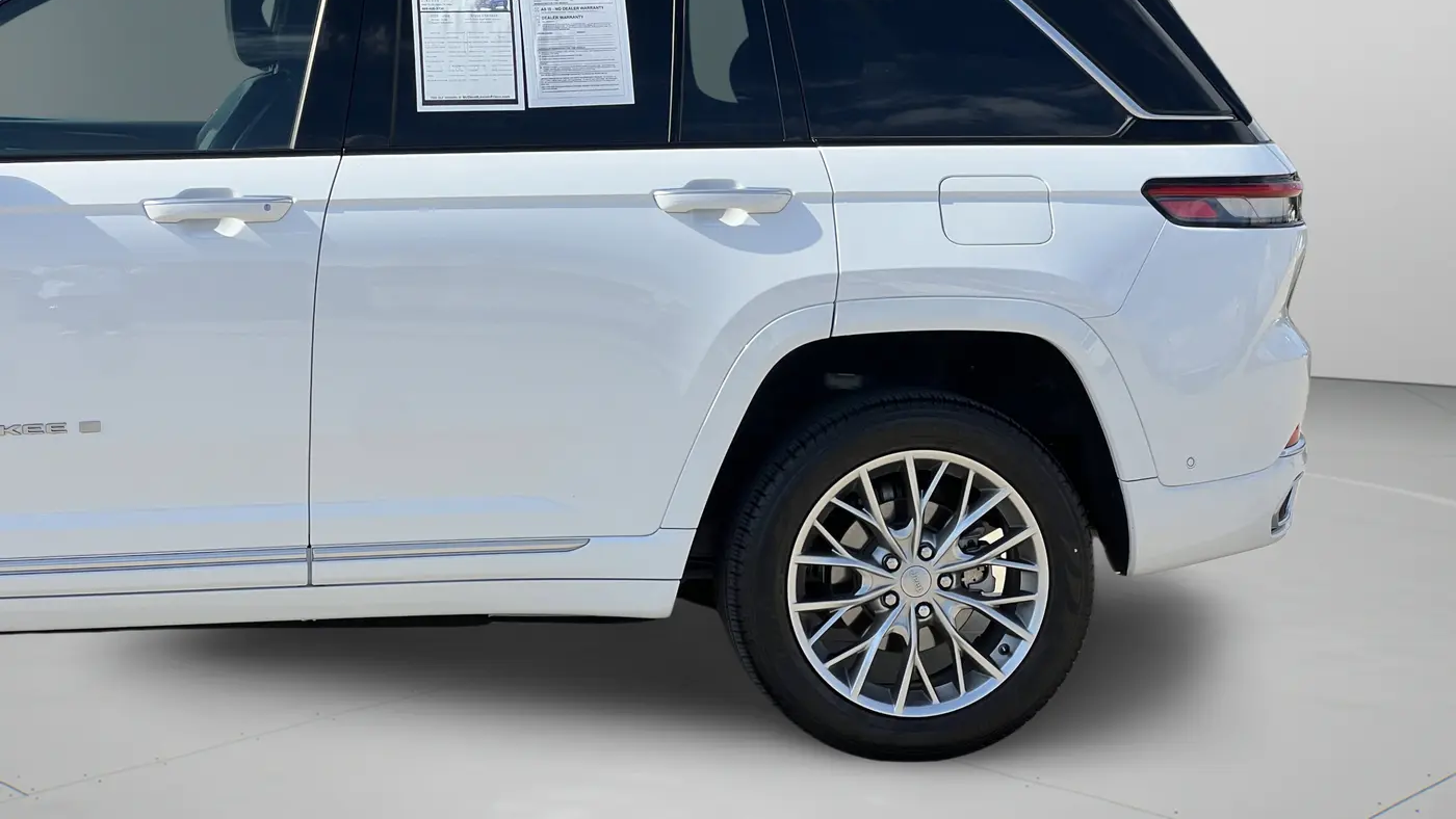 2023 Jeep Grand Cherokee Summit