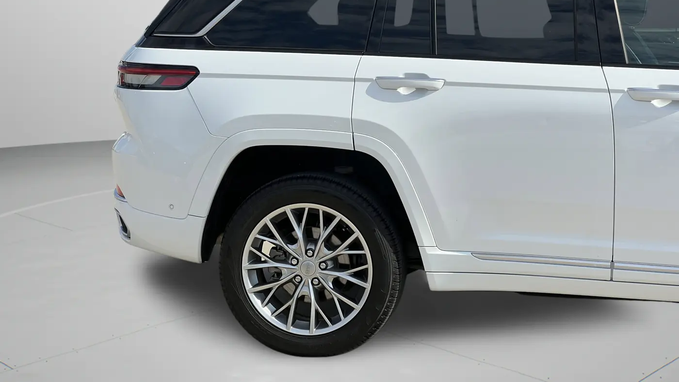 2023 Jeep Grand Cherokee Summit
