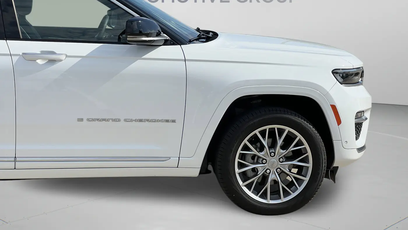 2023 Jeep Grand Cherokee Summit