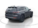 2022 Grand Cherokee Thumbnail 3