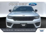 2023 Grand Cherokee Thumbnail 3