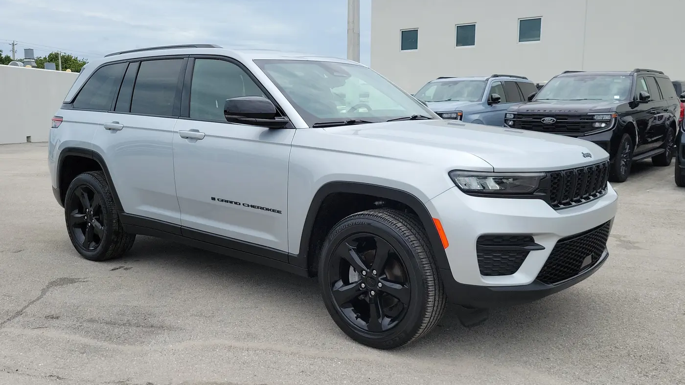 2023 Jeep Grand Cherokee Laredo X
