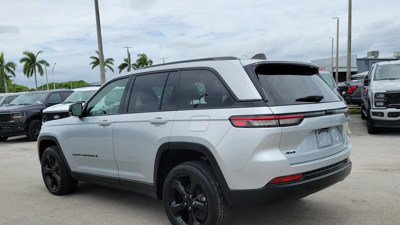 2023 Jeep Grand Cherokee Laredo X