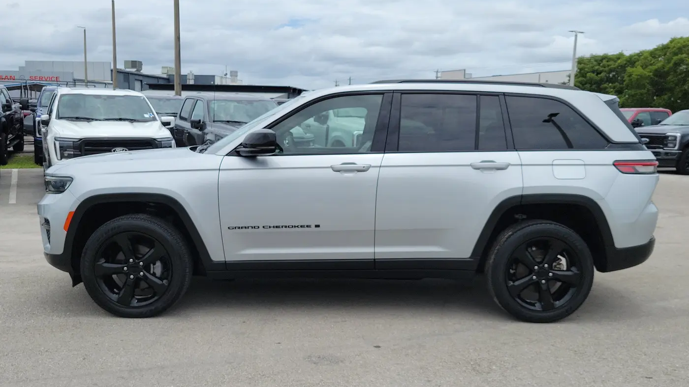 2023 Jeep Grand Cherokee Laredo X