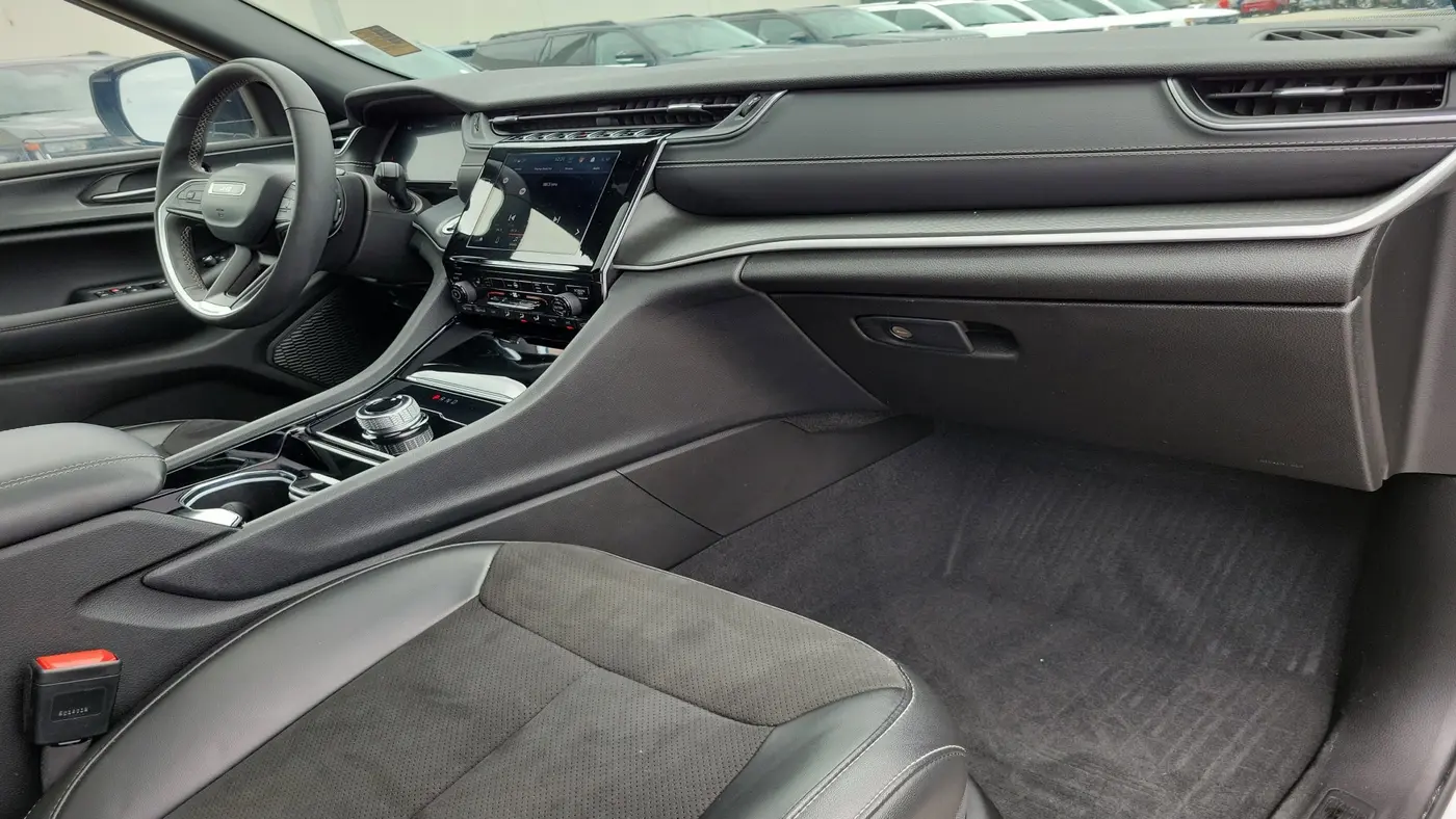 2023 Jeep Grand Cherokee Laredo X