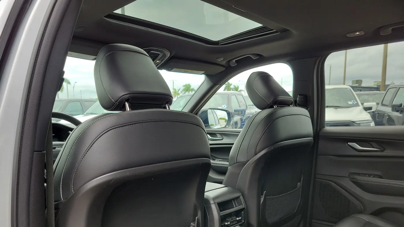 2023 Jeep Grand Cherokee Laredo X