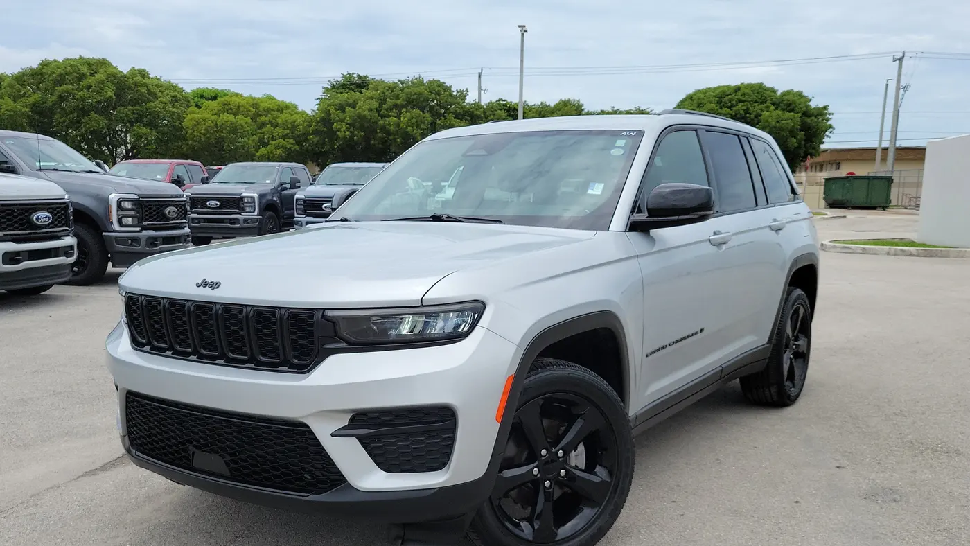 Preowned 2023 Jeep Grand Cherokee Laredo X for Sale
