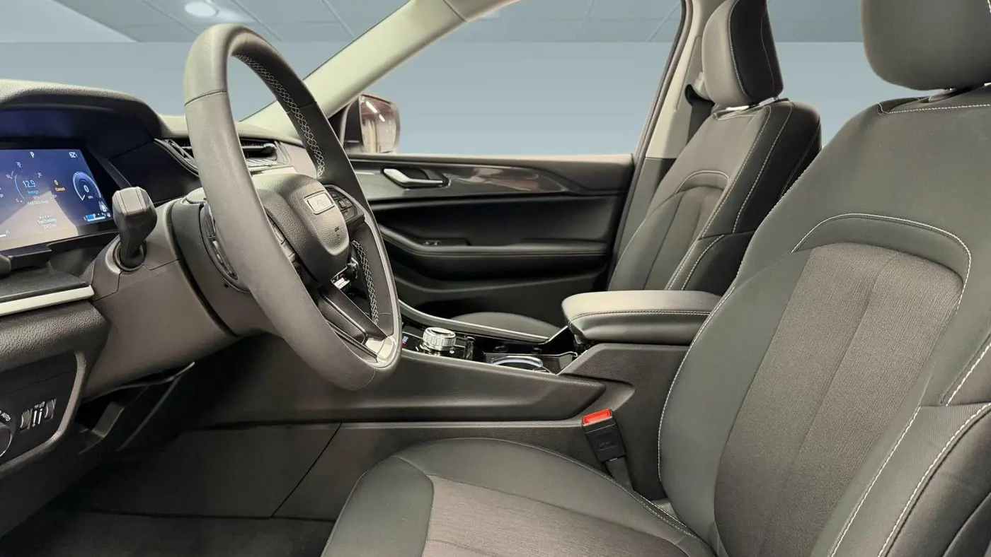 2023 Jeep Grand Cherokee Laredo X