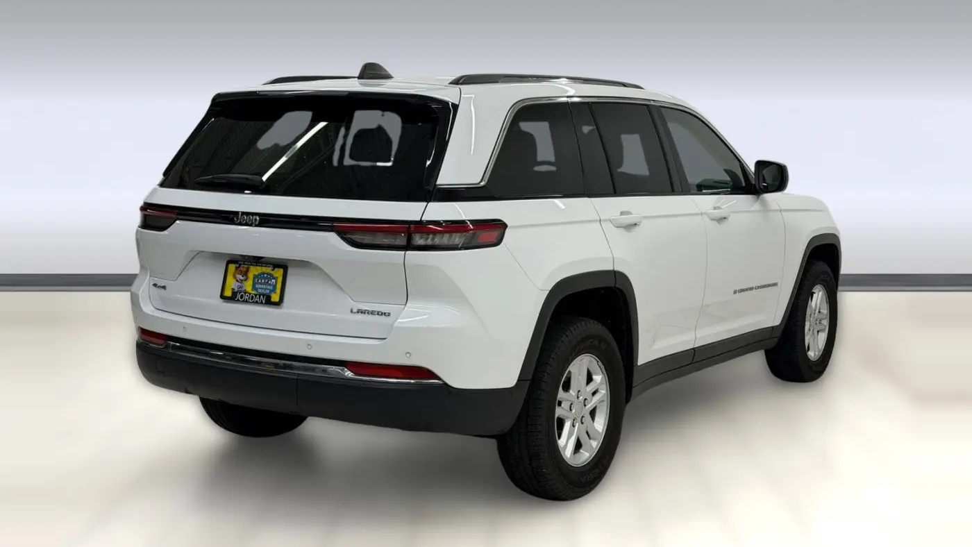 2023 Jeep Grand Cherokee Laredo X