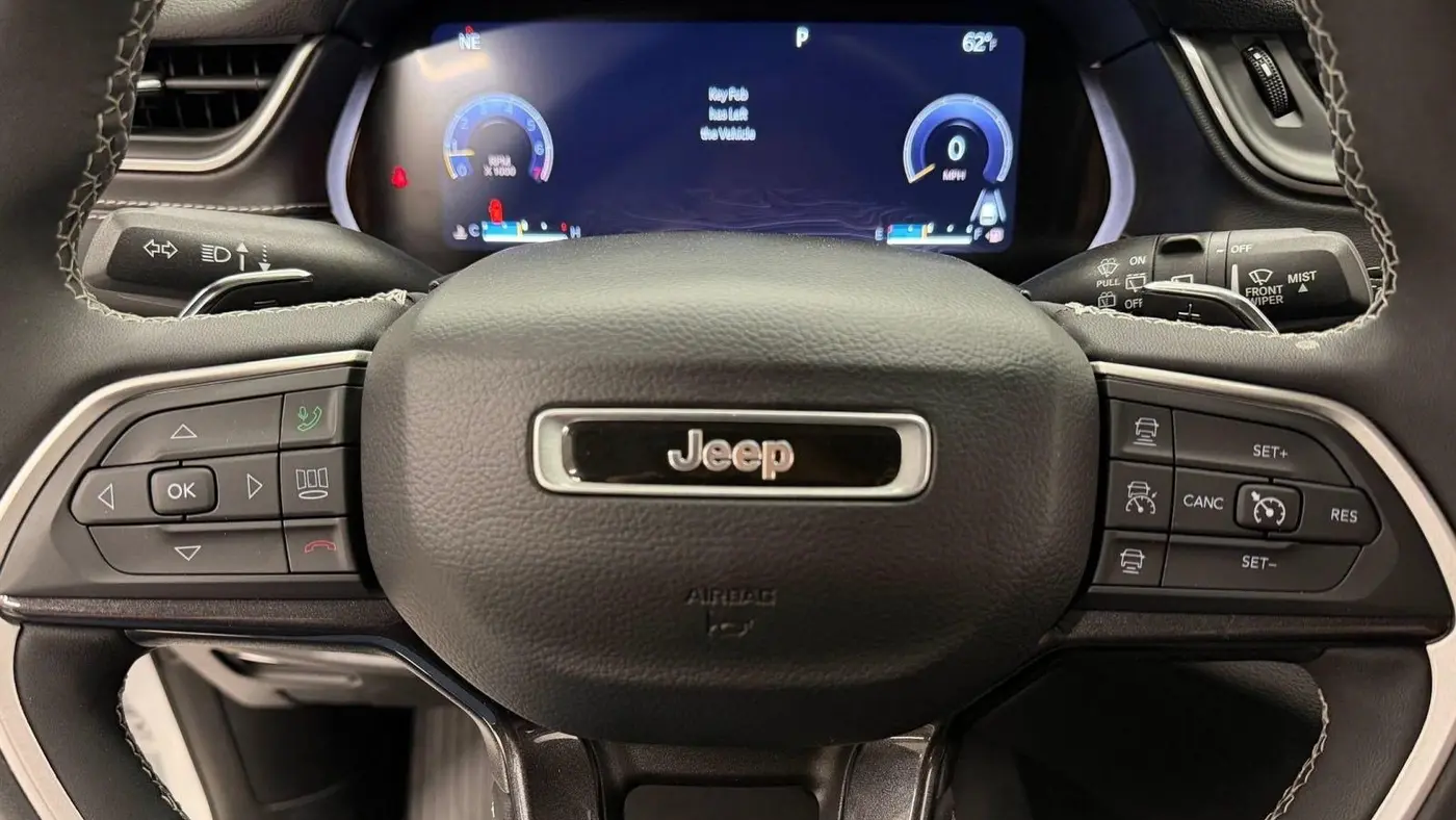 2023 Jeep Grand Cherokee Laredo X
