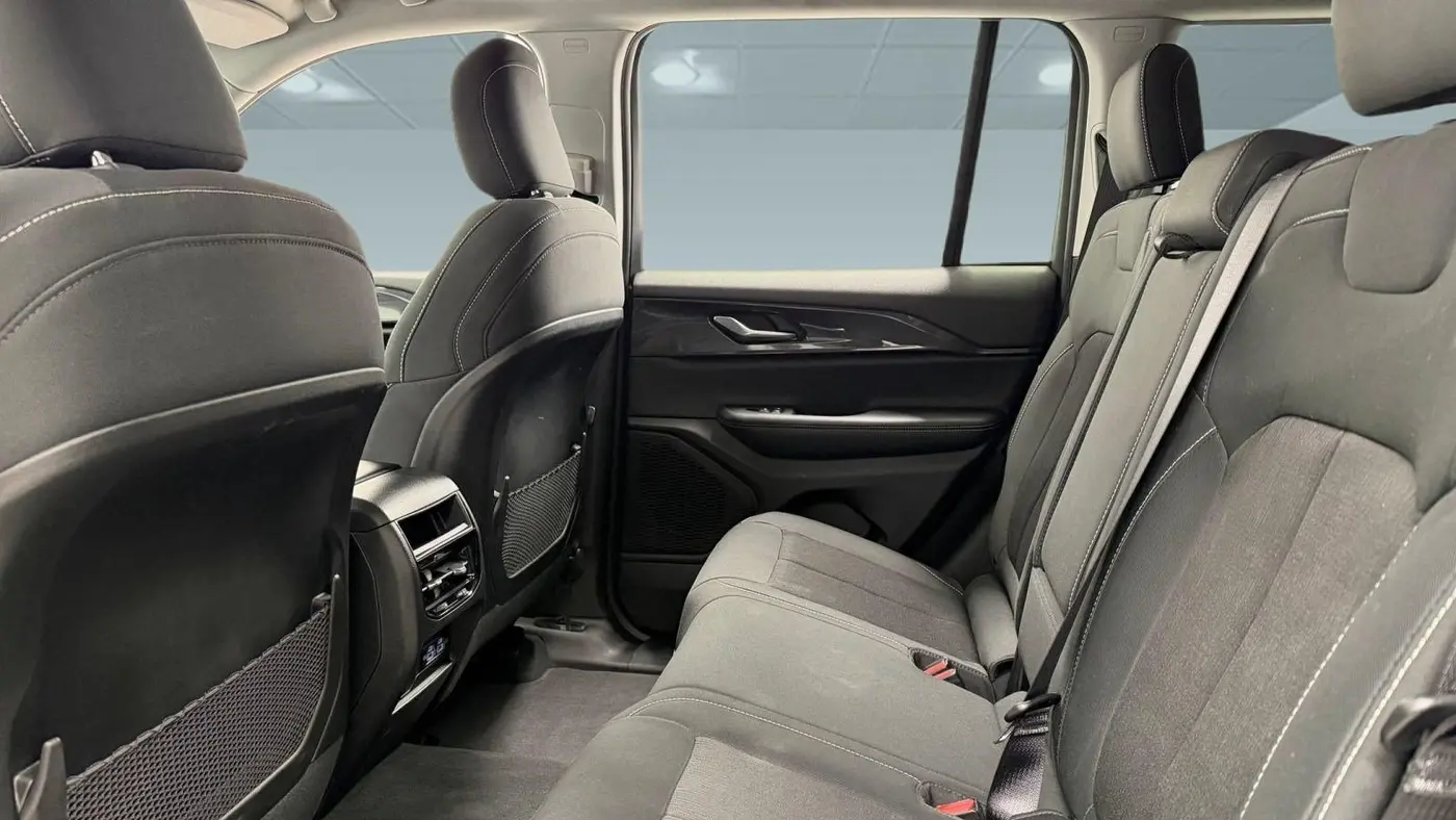 2023 Jeep Grand Cherokee Laredo X