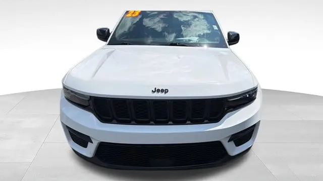 2023 Jeep Grand Cherokee Laredo X