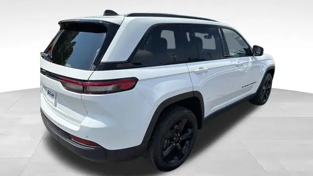 2023 Jeep Grand Cherokee Laredo X