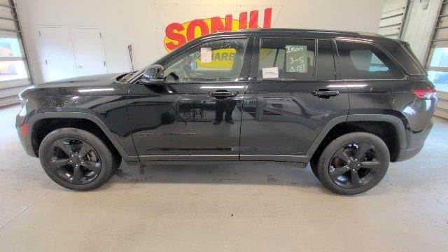 2023 Jeep Grand Cherokee Laredo X