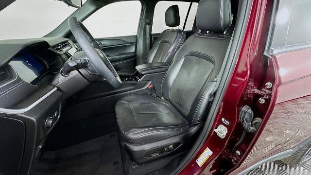 2023 Jeep Grand Cherokee Laredo X