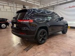 2023 Grand Cherokee Thumbnail 5