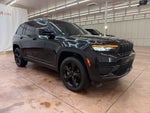 2023 Grand Cherokee Thumbnail 7