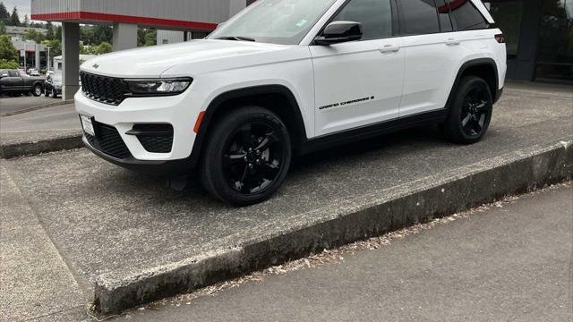 2023 Jeep Grand Cherokee Altitude