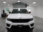 2024 Grand Cherokee Thumbnail 3