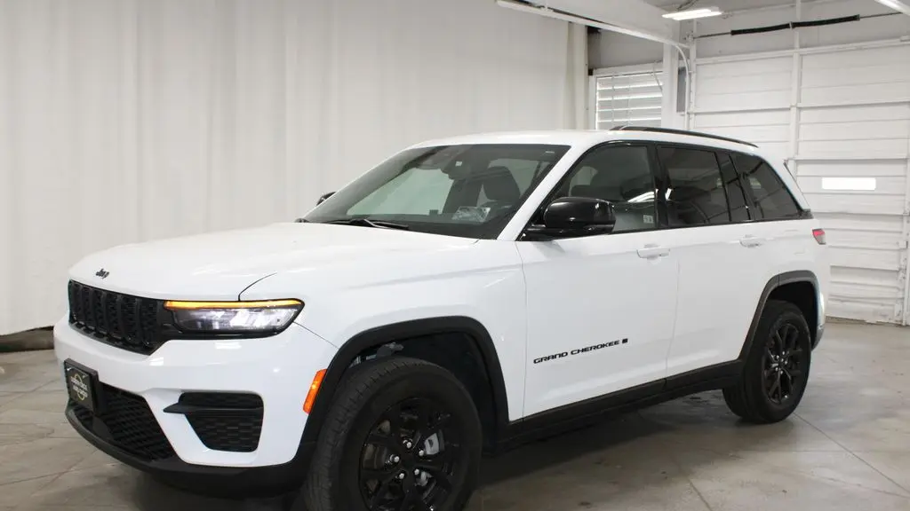 2024 Jeep Grand Cherokee Laredo