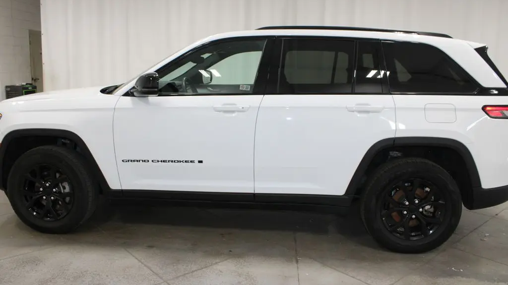 2024 Jeep Grand Cherokee Laredo